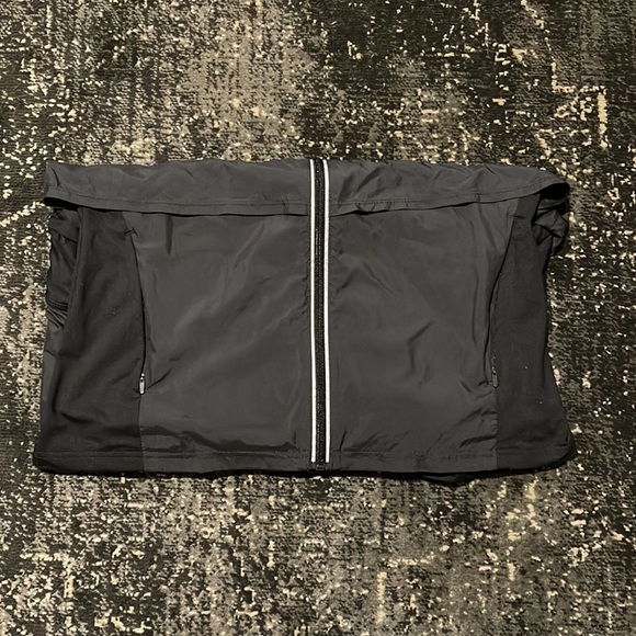 zip up windbreaker - Picture 2 of 3